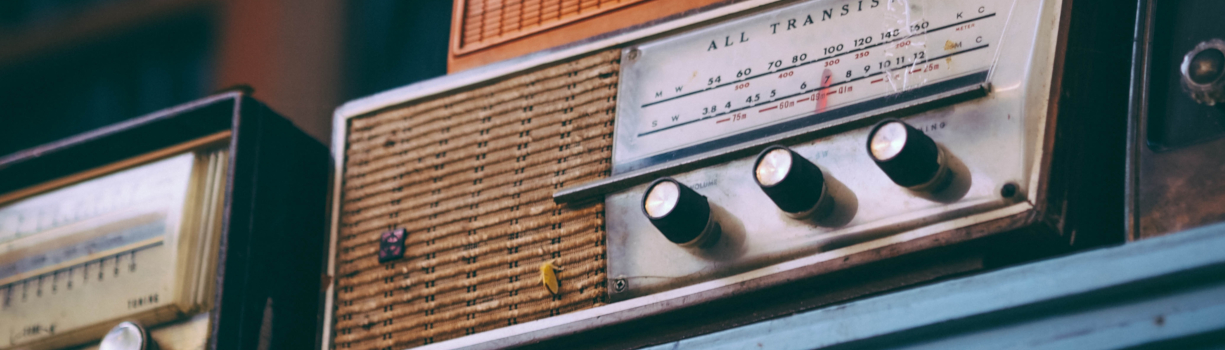 classical old radio working